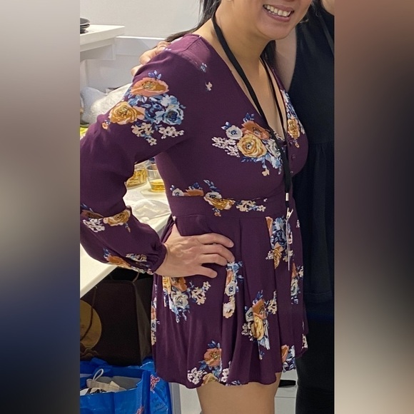 Forever 21 V-Neck Floral Print Romper - Picture 4 of 4